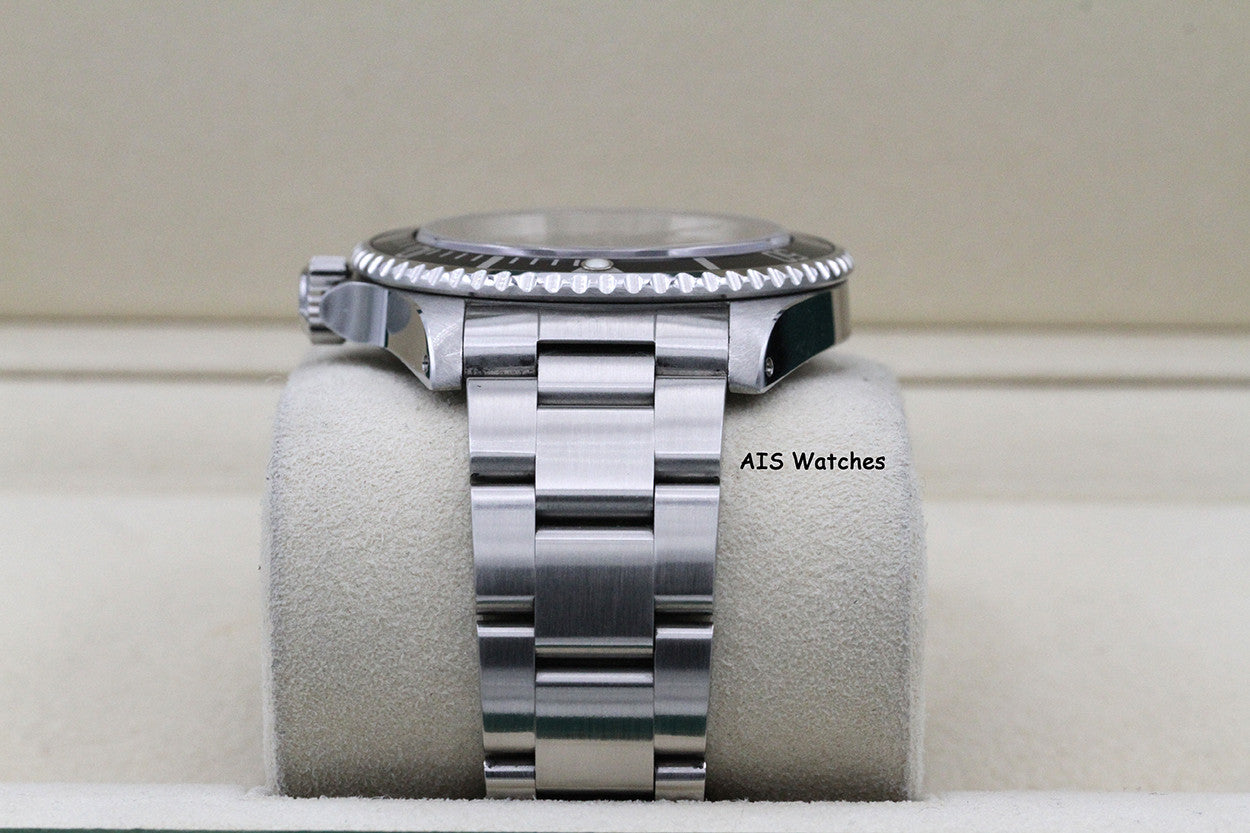 Rolex Submariner 14060 No Date P Serial 2 Liner Box & Papers