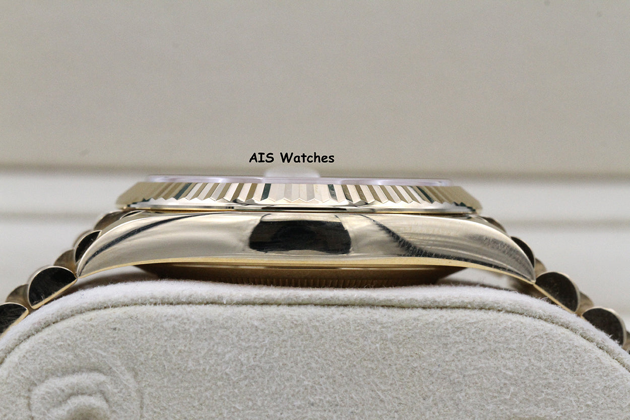 Rolex 228238 DayDate 40MM DD40 Yellow Gold Silver Roman Dial 2019 Box & Papers