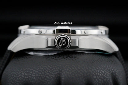BNIB Breitling Avenger Automatic GMT A32320101B1X1 Black Dial Strap SS 44MM B&P