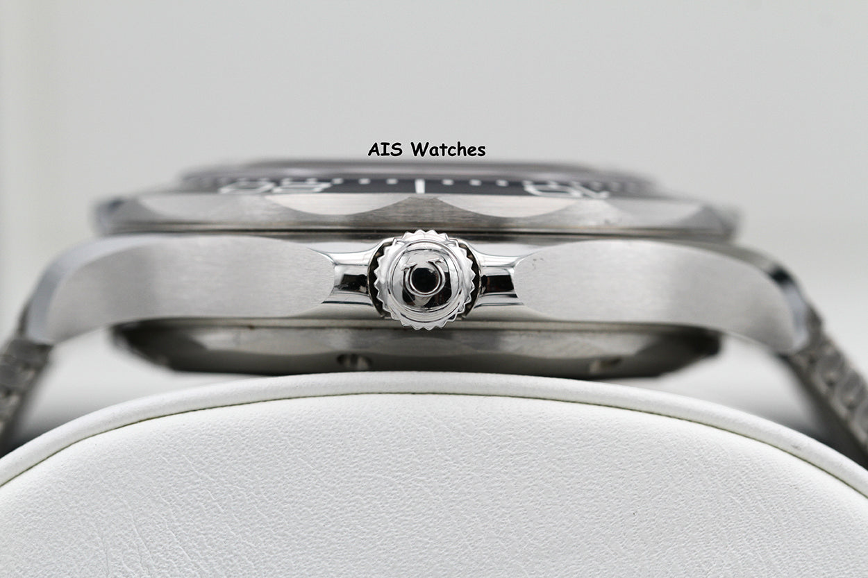 Omega Seamaster 300 Diver 007 James Bond 60th 210.30.42.20.03.002 42MM B&P