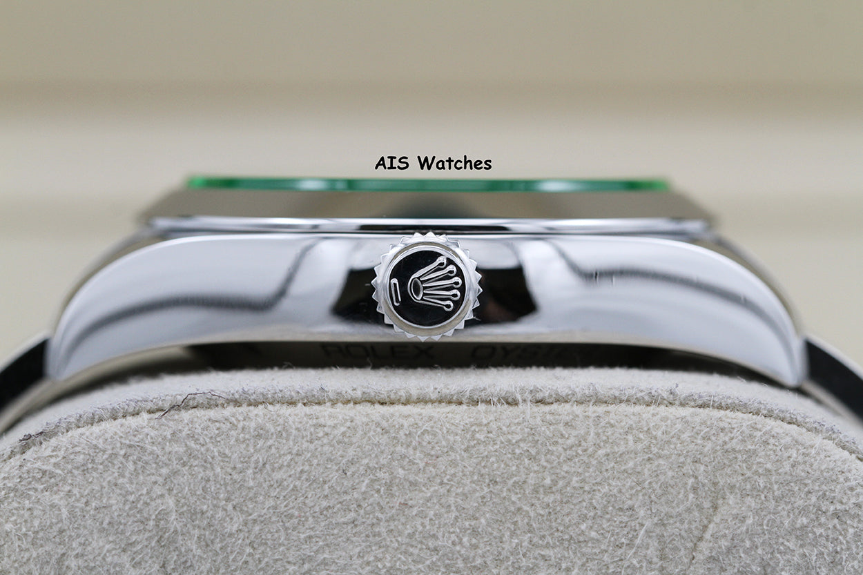 Rolex Milgauss 116400GV Black Dial / Green Crystal 2022 Box & Papers