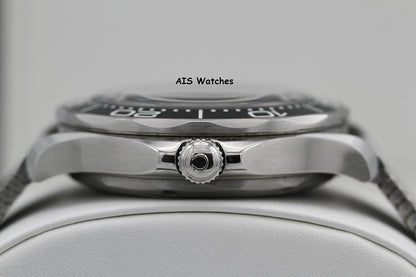 Omega Seamaster 300 Diver 007 James Bond 60th 210.30.42.20.03.002 42MM B&P