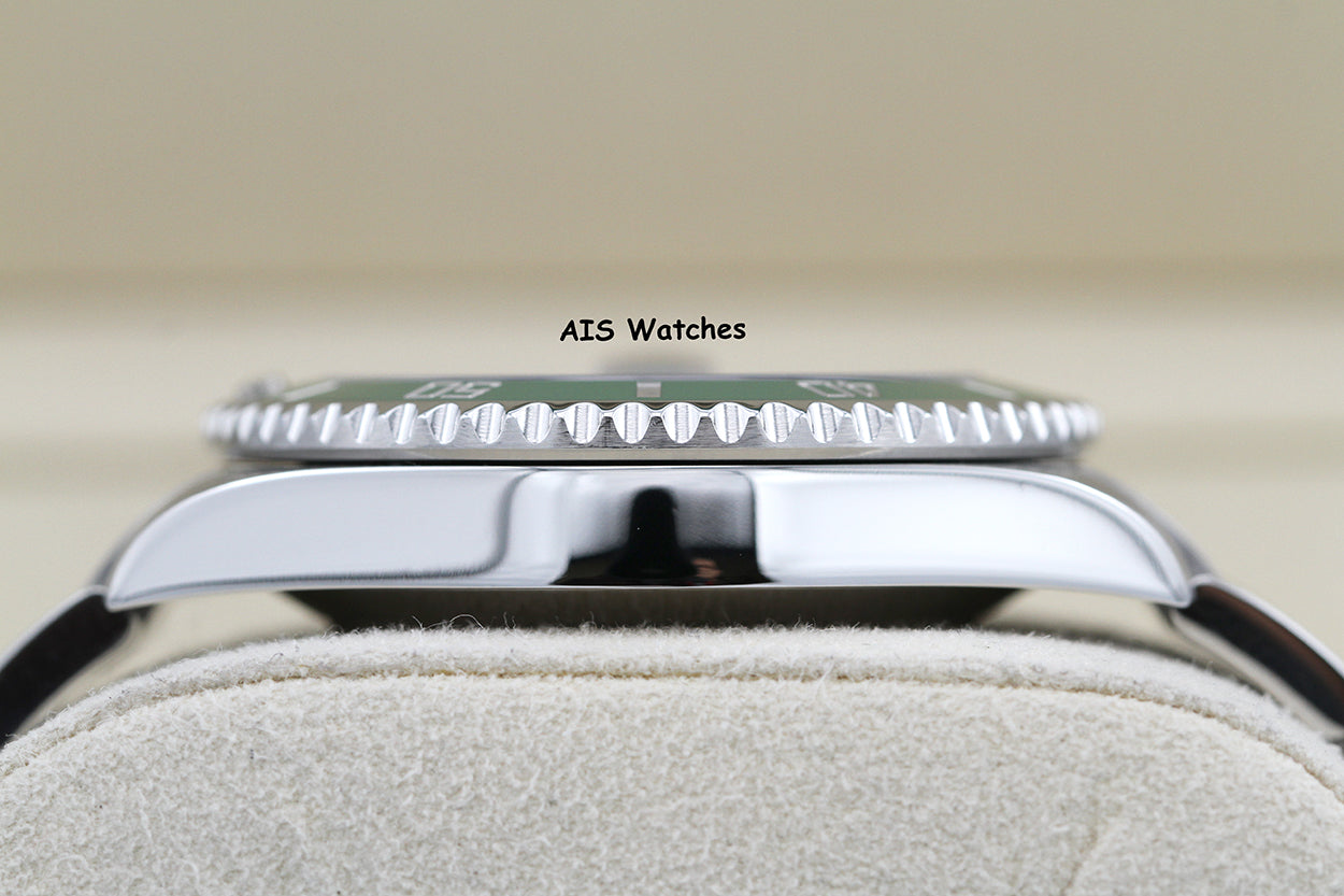 Rolex Submariner 116610LV HULK Green Dial and Ceramic Bezel Box & RSC Card 2022