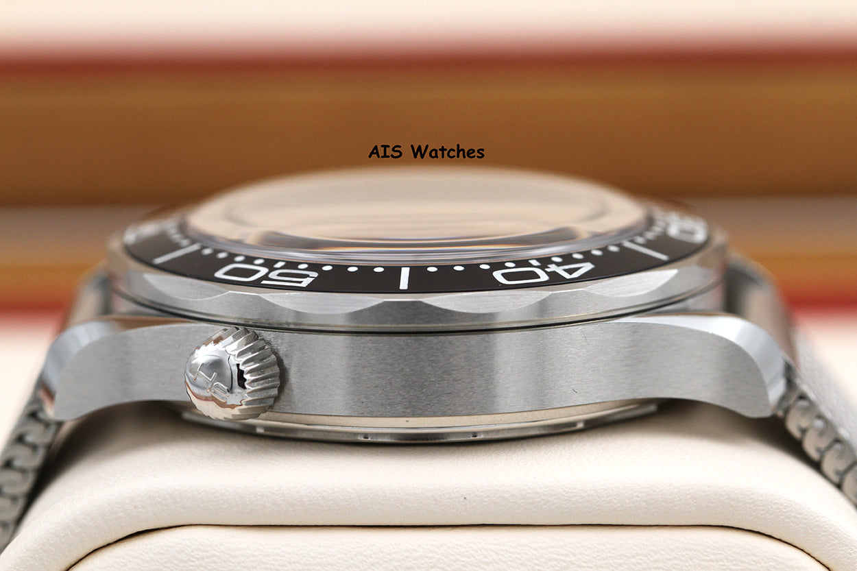 Omega Seamaster 300 Diver No Date 210.30.42.20.01.010 42MM Mesh Bracelet B&P