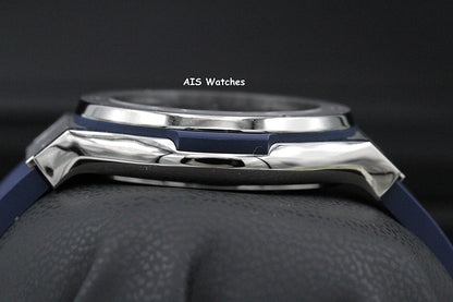 BNIB Hublot Classic Fusion Titanium 565.NX.7170.RX Blue Dial 38MM