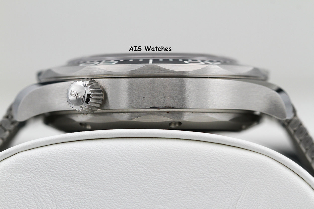 Omega Seamaster 300 Diver 007 James Bond 60th 210.30.42.20.03.002 42MM B&P