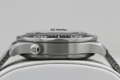 Omega Seamaster 300 Diver 007 James Bond 60th 210.30.42.20.03.002 42MM B&P