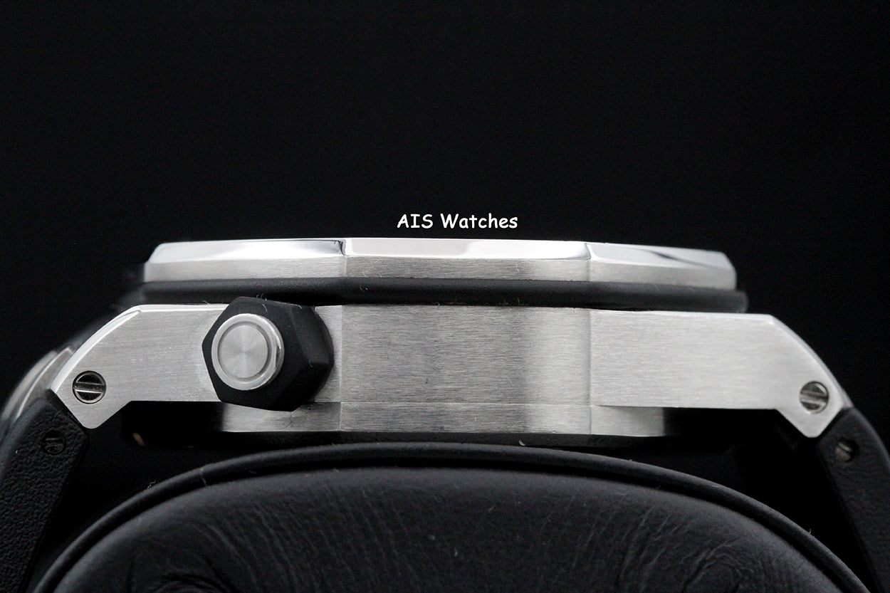 Audemars Piguet 15710ST Royal Oak Offshore Diver Black Dial 42MM Box & Papers