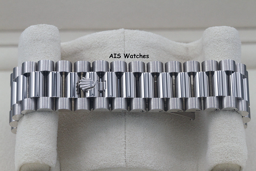BNIB Rolex 228239 DayDate 40MM DD40 White Gold Blue Roman Dial