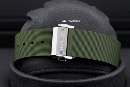 BNIB Hublot Classic Fusion Titanium 565.NX.8970.RX Green Dial 38MM