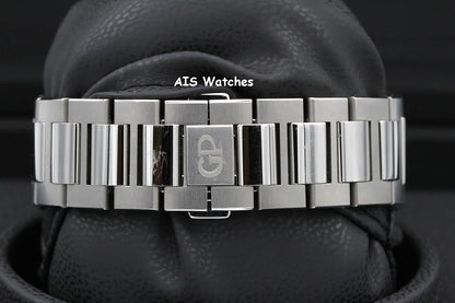 Girard-Perregaux Laureato 81010-11-131-11A White Dial 42MM Box & Paper