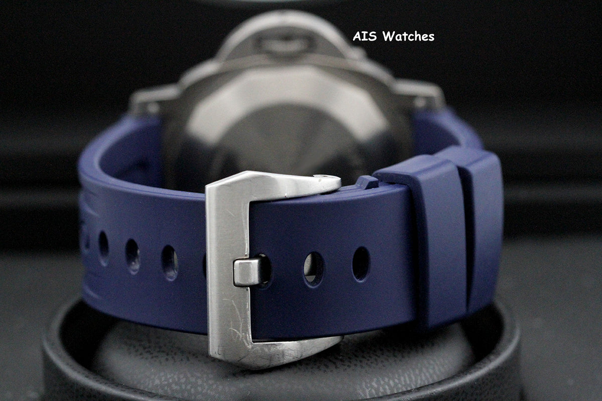 Panerai PAM 25 Luminor Submersible Hobnail 44MM Black Titanium