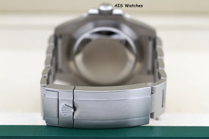 Rolex Submariner 116610LV HULK Green Dial and Ceramic Bezel 2016 Box & Paper