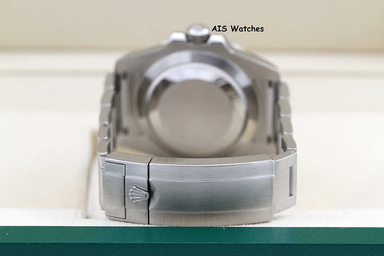 Rolex Submariner 116610LV HULK Green Dial and Ceramic Bezel Box & RSC Card 2022