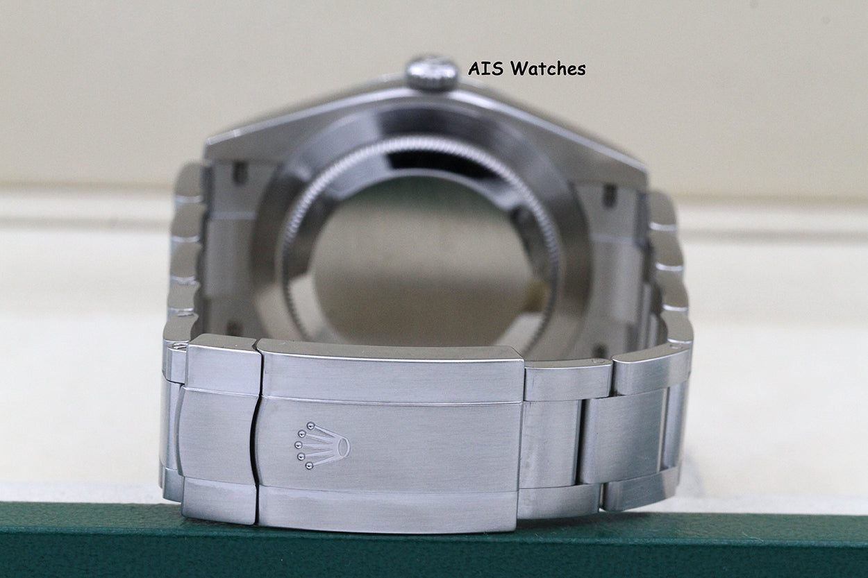 Rolex 124300 Oyster Perpetual 41 MM Green Dial 2022 Box & Papers