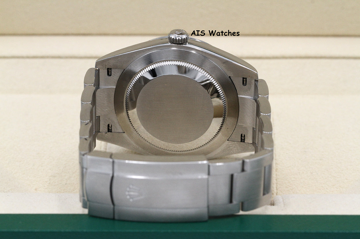 Rolex 124300 Oyster Perpetual 41 MM Green Dial 2023 Box & Papers