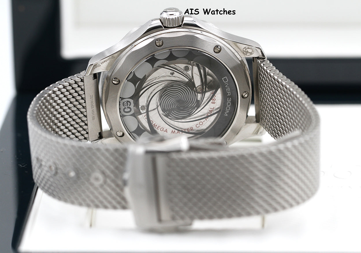 Omega Seamaster 300 Diver 007 James Bond 60th 210.30.42.20.03.002 42MM B&P