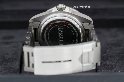 Tudor 25610TNL Pelagos Titanium LHD 42MM Box & Papers