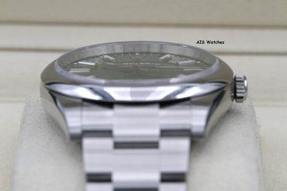 BNIB/NOS Rolex 124300 Oyster Perpetual 41 MM Green Dial Box & Paper