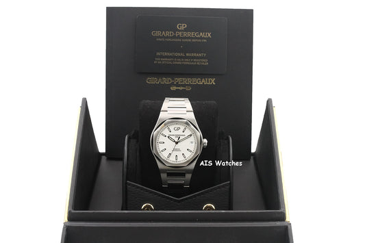 Girard-Perregaux Laureato 81010-11-131-11A White Dial 42MM Box & Paper