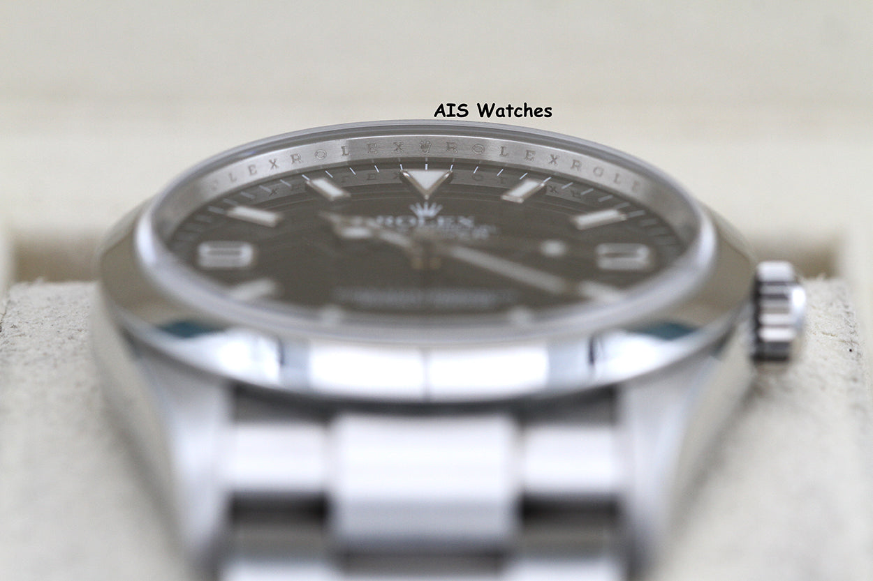 Rolex Explorer 114270 M Serial 36 MM with Papers
