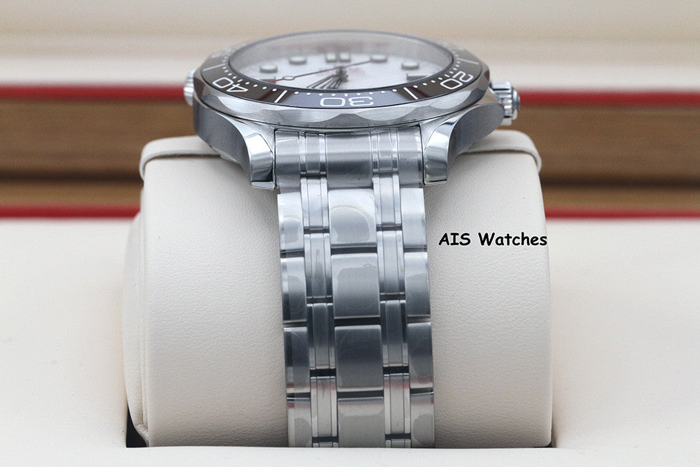 BNIB Omega Seamaster 300M SS 42MM Diver White Wave Dial 210.30.42.20.04.001 B&P