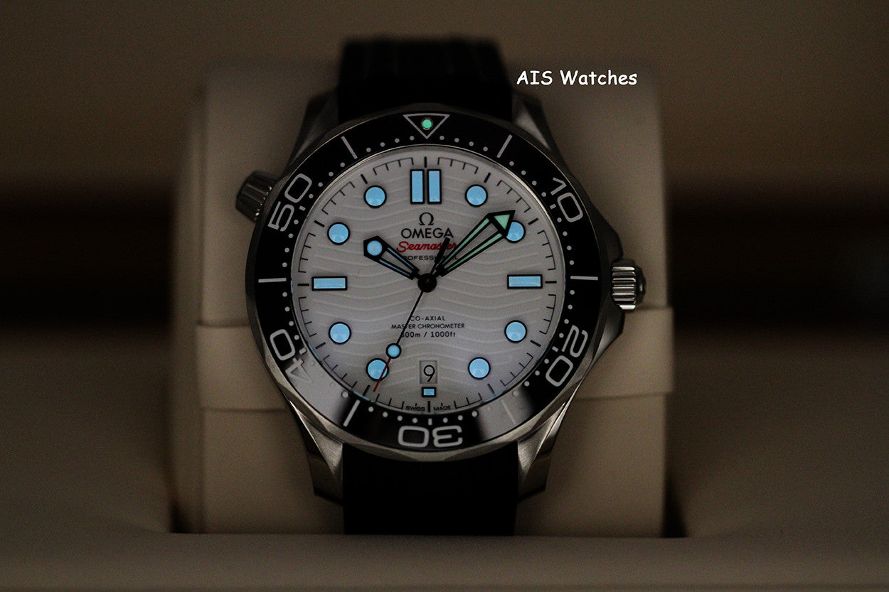 BNIB Omega Seamaster 300M 42MM Diver White Wave Dial 210.32.42.20.04.001 Box & Papers