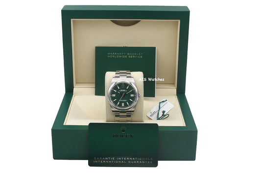 BNIB/NOS Rolex 124300 Oyster Perpetual 41 MM Green Dial Box & Paper