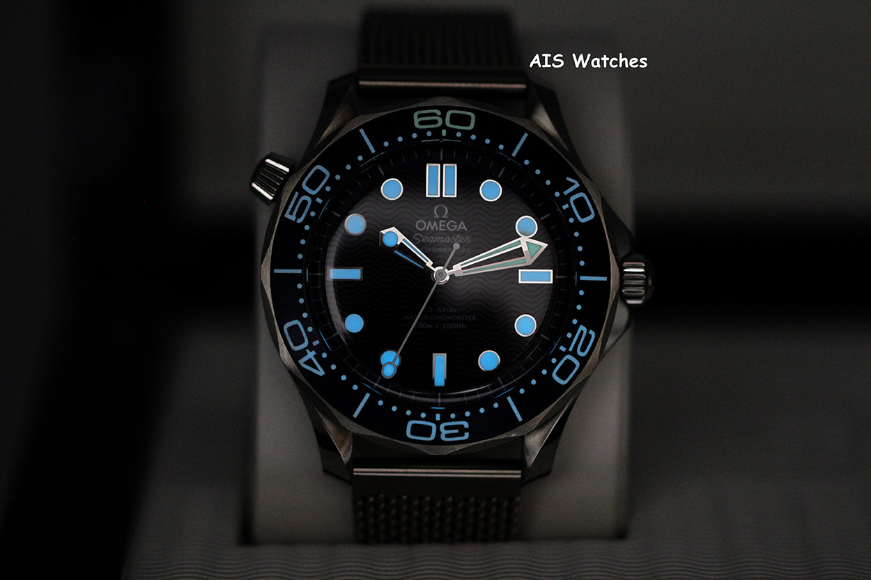 Omega Seamaster 300 Diver 007 James Bond 60th 210.30.42.20.03.002 42MM B&P