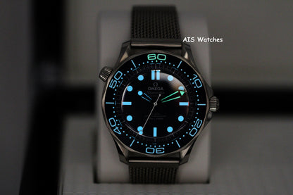 Omega Seamaster 300 Diver 007 James Bond 60th 210.30.42.20.03.002 42MM B&P