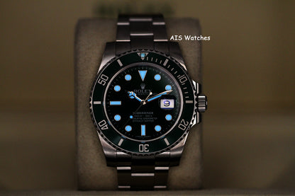 Rolex Submariner 116610LV HULK Green Dial and Ceramic Bezel 2016 Box & Paper