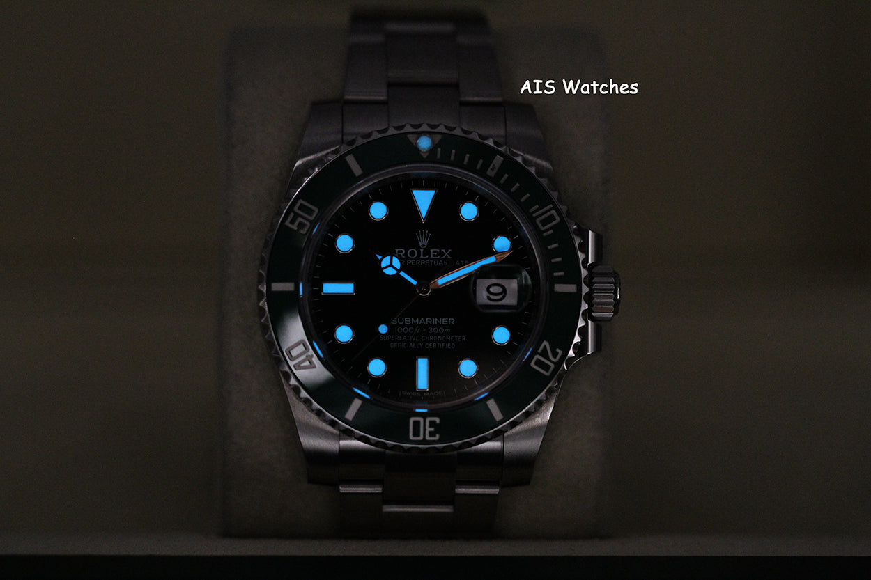 Rolex Submariner 116610LV HULK Green Dial and Ceramic Bezel 2018 Box & Paper