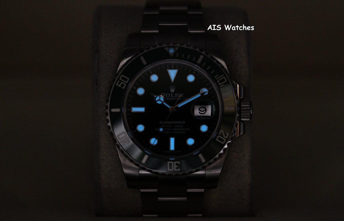 Rolex Submariner 116610LV HULK Green Dial and Ceramic Bezel 2016 Box & Paper