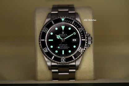 Rolex Sea Dweller 16600 SD Z Serial 40MM No Hole Case / SEL B&P Rolex Serviced