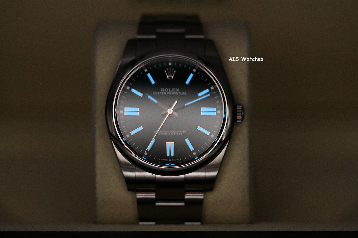 BNIB/NOS Rolex 124300 Oyster Perpetual 41 MM Green Dial Box & Paper