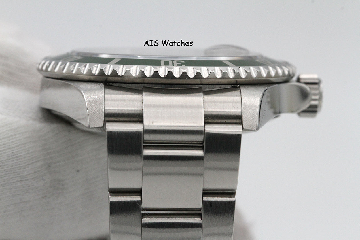 Rolex Submariner 16610LV 50th Anniversary Kermit D Serial Box & Papers