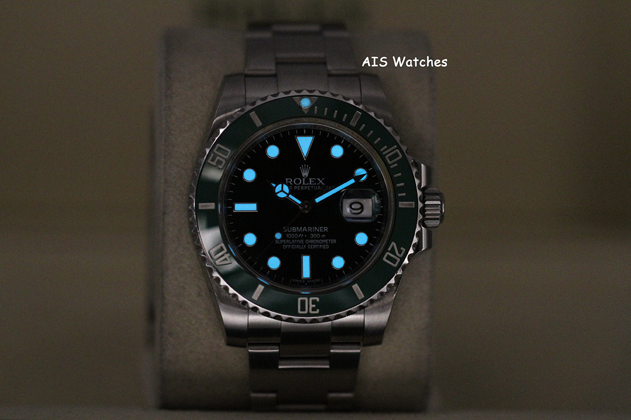 Rolex Submariner 116610LV HULK Green Dial and Ceramic Bezel 2016 Box & Paper