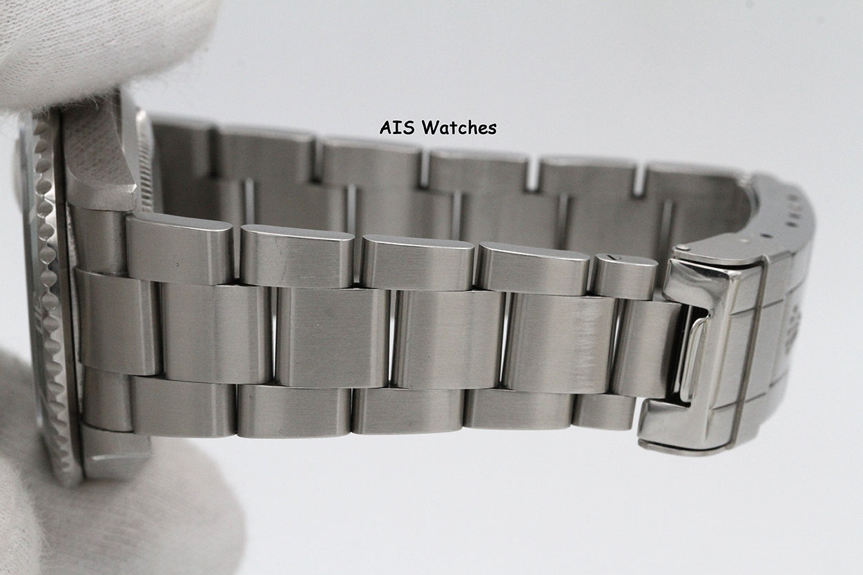 Rolex Submariner 16610LV 50th Anniversary Kermit Z Serial RSC/ Box & Papers