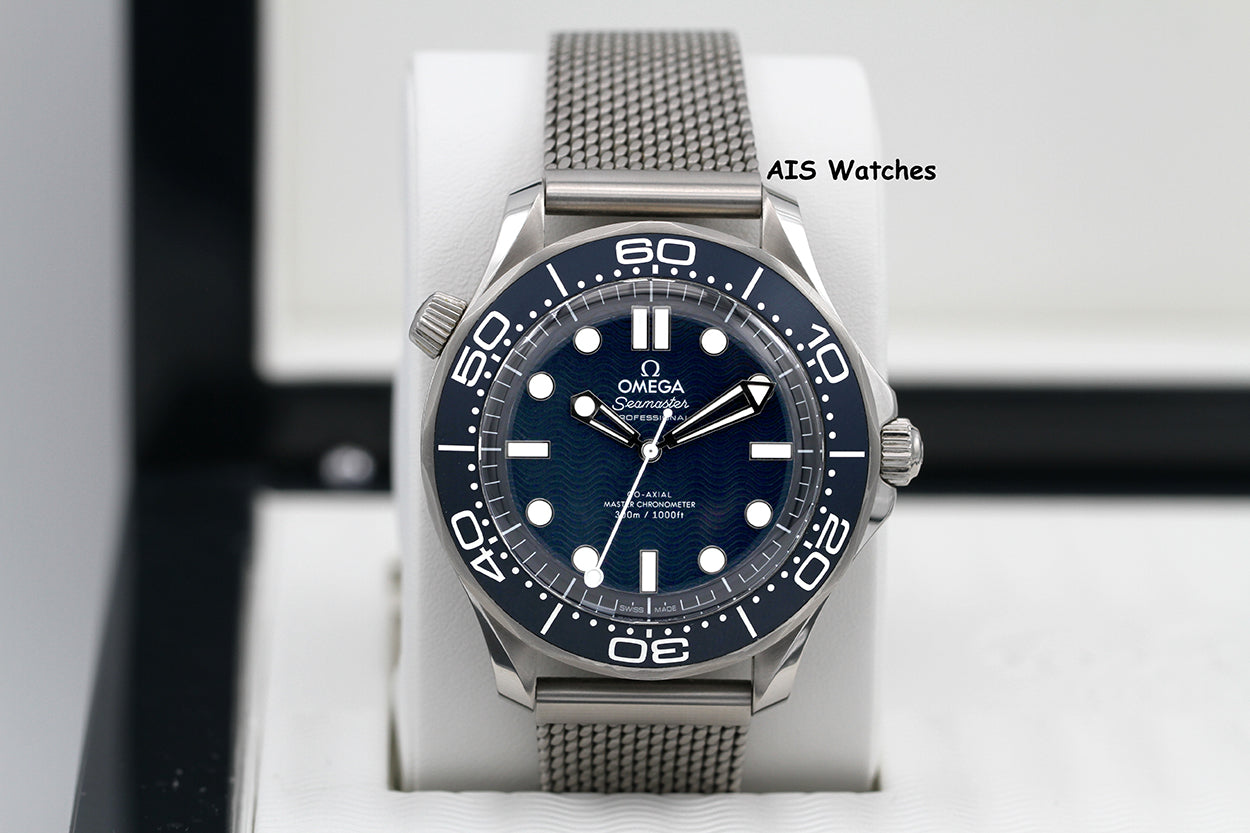 Omega Seamaster 300 Diver 007 James Bond 60th 210.30.42.20.03.002 42MM B&P