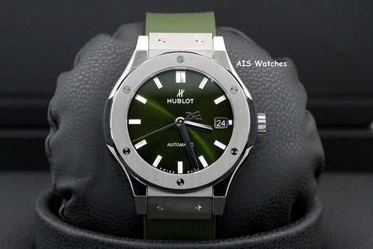BNIB Hublot Classic Fusion Titanium 565.NX.8970.RX Green Dial 38MM