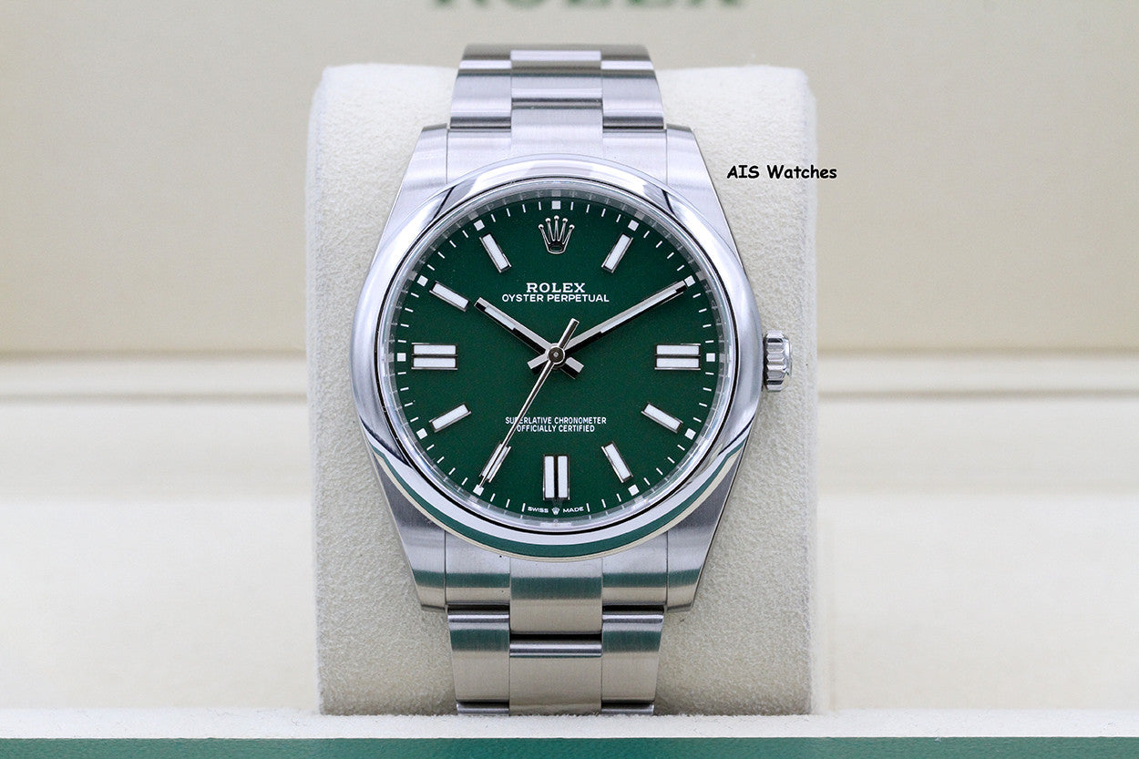 BNIB/NOS Rolex 124300 Oyster Perpetual 41 MM Green Dial Box & Paper