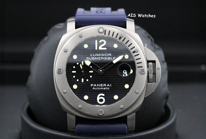Panerai PAM 25 Luminor Submersible Hobnail 44MM Black Titanium