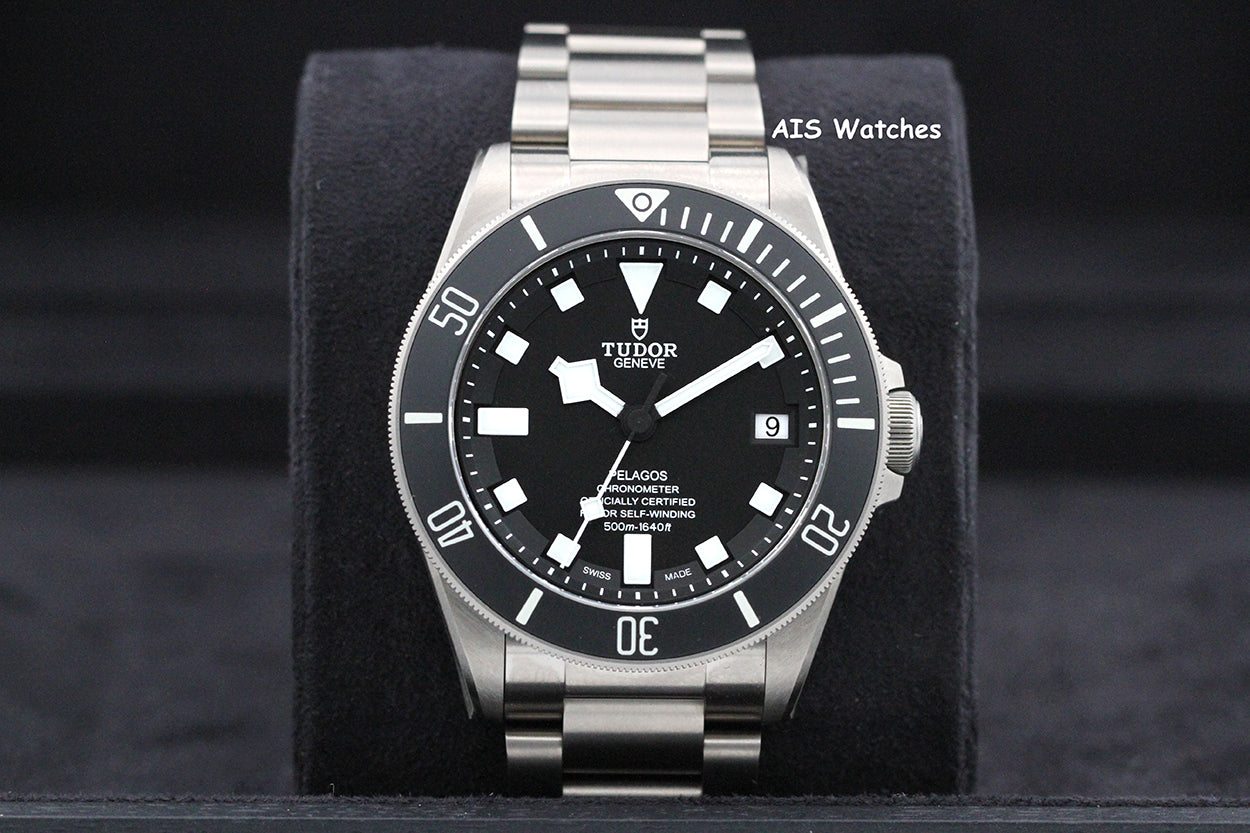 BNIB/NOS Tudor Pelagos 25600TN Black Dial Titanium 2023 Box & Papers