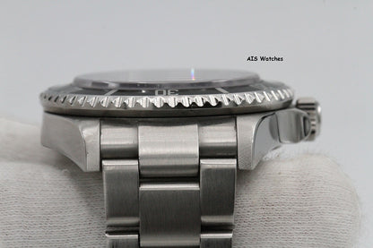 Rolex Sea Dweller 16600 SD Z Serial 40MM No Hole Case / SEL B&P Rolex Serviced