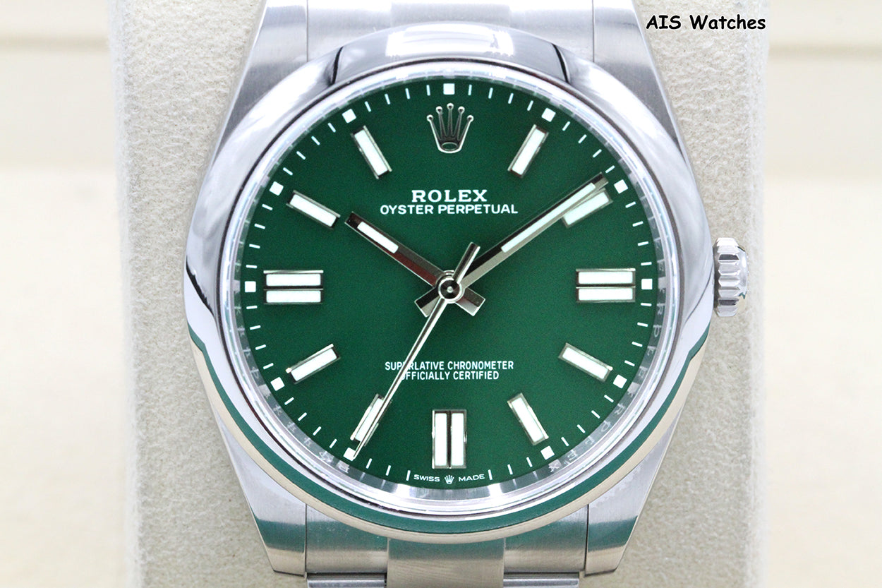 Rolex 124300 Oyster Perpetual 41 MM Green Dial 2023 Box & Papers