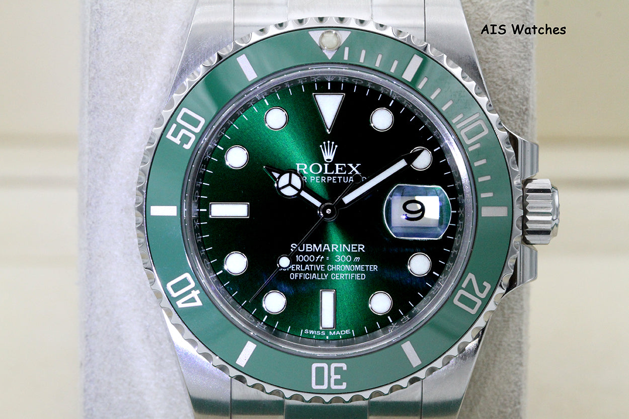 Rolex Submariner 116610LV HULK Green Dial and Ceramic Bezel 2016 Box & Paper