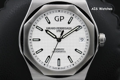 Girard-Perregaux Laureato 81010-11-131-11A White Dial 42MM Box & Paper