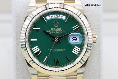 BNIB Rolex 228238 DayDate 40MM DD40 Yellow Gold Green Roman Dial B&P