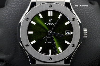 BNIB Hublot Classic Fusion Titanium 565.NX.8970.RX Green Dial 38MM
