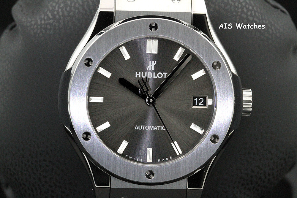 BNIB Hublot Classic Fusion Titanium 565.NX.7071.RX Racing Grey Rhodium Dial 38MM